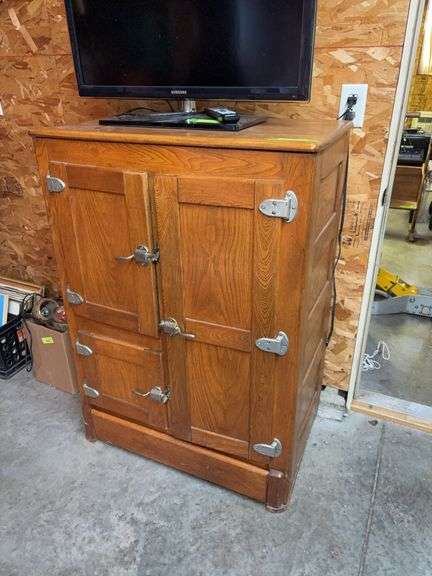 18D x 31L x 44H antique oak ice box image