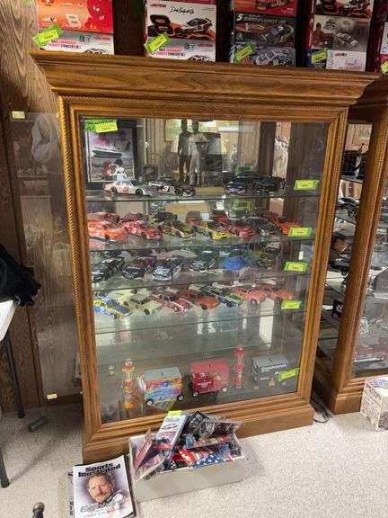 Lighted glass front and sides display cabinet with glass shelves 15D x 45L x 60H NO CONTENTS image