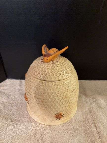 Arnels honeycomb cookie jar image