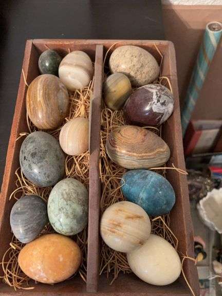 Small wood carry tray with 15 onyx/alabaster eggs image