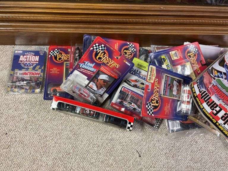 Dale Earnhardt Sr collectibles as shown image