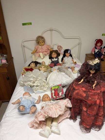 Various collector dolls-composition, bisque, plastic, sleep eyes, jointed, etc image