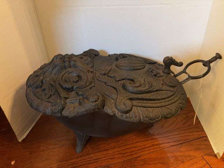 Cast iron victorian styled ash keeper image