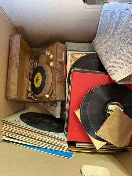 RCA Victor vintage record player and assorted records