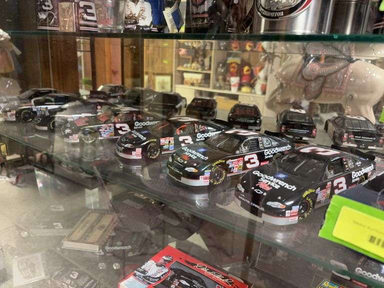 Dale Earnhardt Sr collectibles as shown image