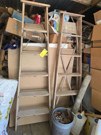 (2) 6' wood step ladders