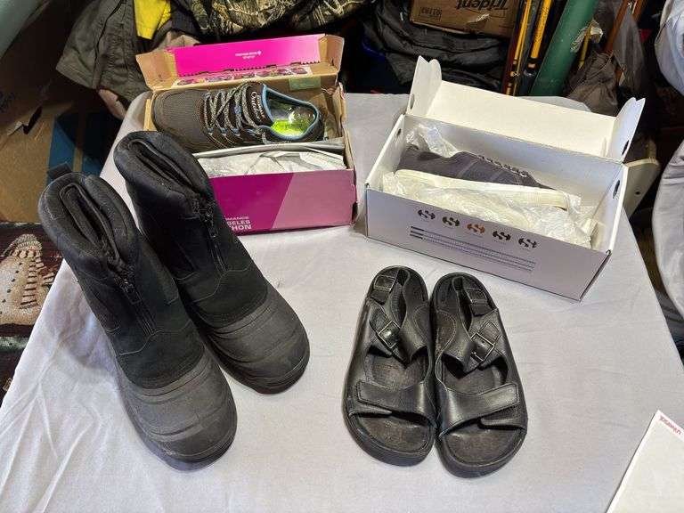 Four pair of ladies shoes size 8 1/2