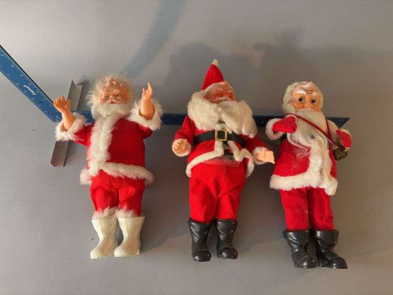 Three vintage Santas image