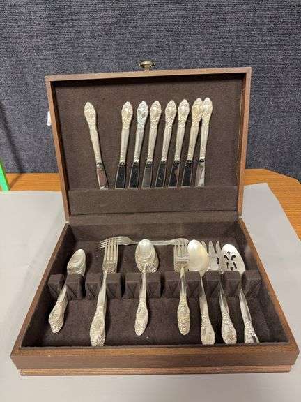 Flatware tray w 5pc service for eight w serving pieces Country Lane Ballad pattern image
