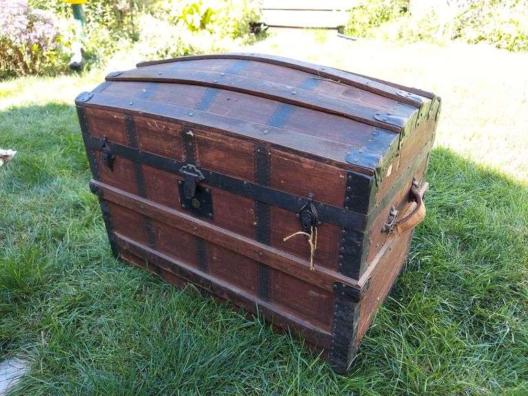 Camelback trunk, 30.75"L x 18"D x 23"H, WITH KEY! image