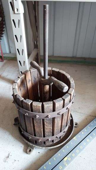 Apple/Fruit Press image