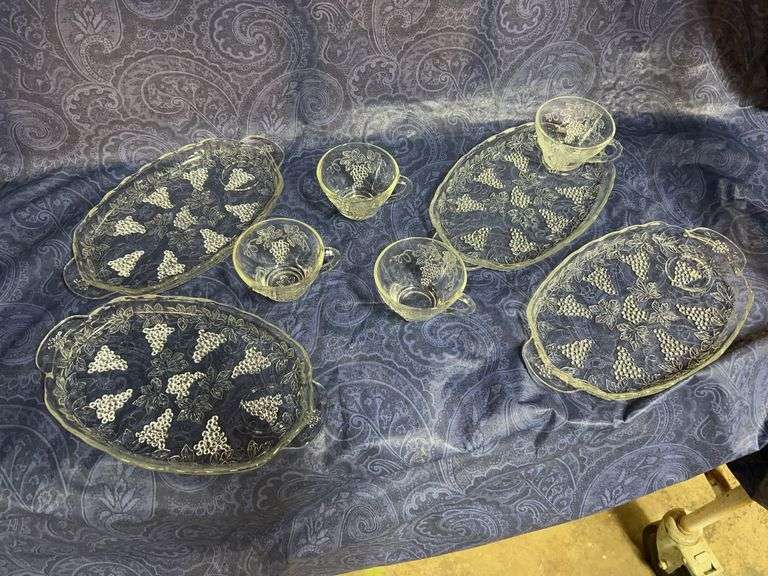 Anchor Hocking Serva-Snack set. Grape pattern. 7 sets, each set has four cups and four trays image