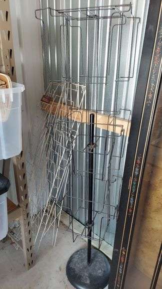 Wire Rack Displays & Shelves image