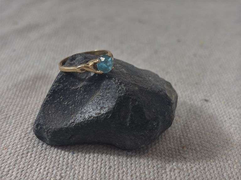 CID 14k ring with topaz/aquamarine? stone size 6 1/2, 1.97 g total weight image