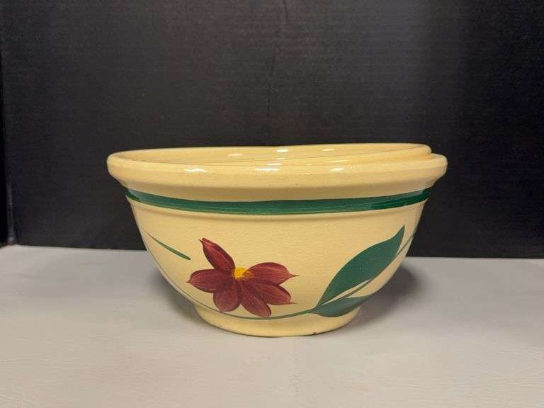 Wattware set of 4 nested bowls #6,7,8,9 See photos for chip on base of bowl 7 image