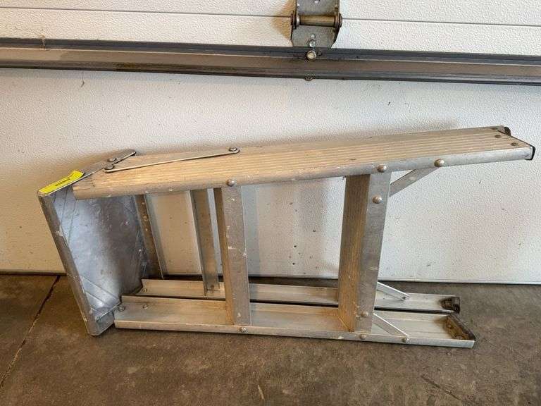 2' Aluminum step ladder image