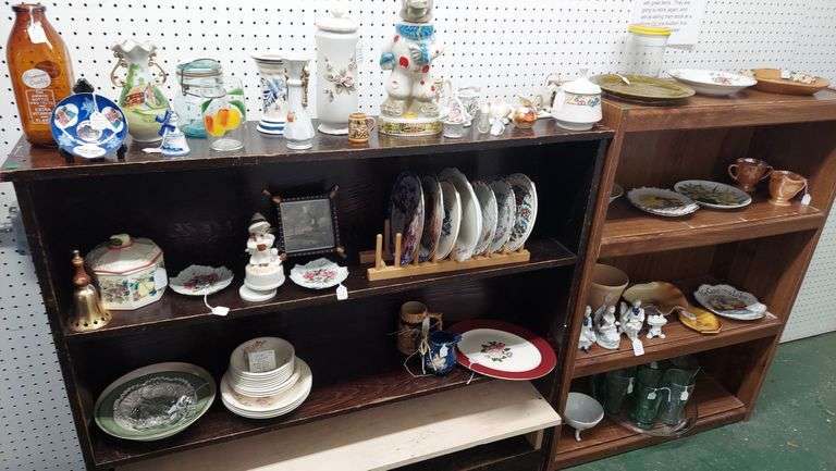 Various ceramic and glassware items, decorative plates (shelves not included) image