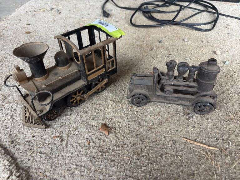 Metal and cast-iron train image