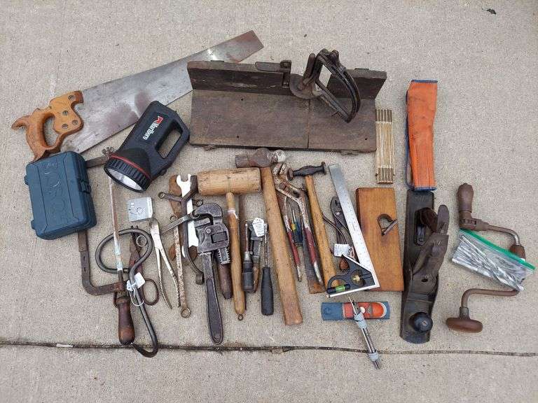 Mixed Hand Tools image