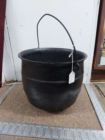 Cast Iron Cauldron with legs 10"H x 11"dia. image