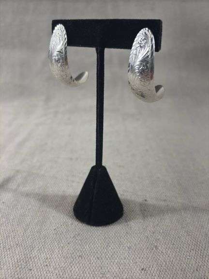 Unmarked Montana Silversmith post earrings 10 g total weight image