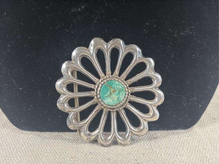 Unmarked cast with stone buckle 2 1/2" round 43.8 g total weight image