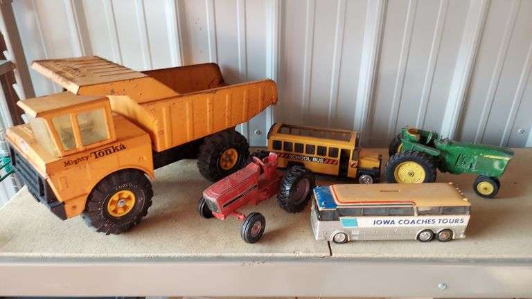 Vintage Toys Trucks, Tractors, Construction, Farm Equipment. ERTL, Tonka, Buddy L. Diecast & Cast Steel. image