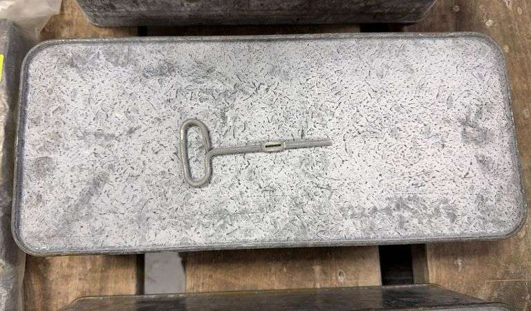 550 round can 7.62 military image