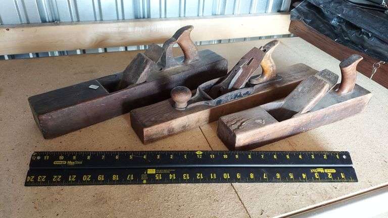 Three wood planes image
