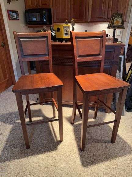 Freestanding bar 20D x 48L x 42H and (2) 30 " wood barstools NO CONTENTS image