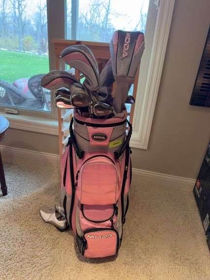 Moda Ladies golf clubs, bag and size 7 shoes image