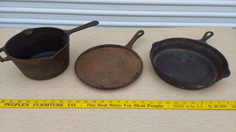 Cast Iron Pans, unknown mfg, no markings, pot is Lodge brand image
