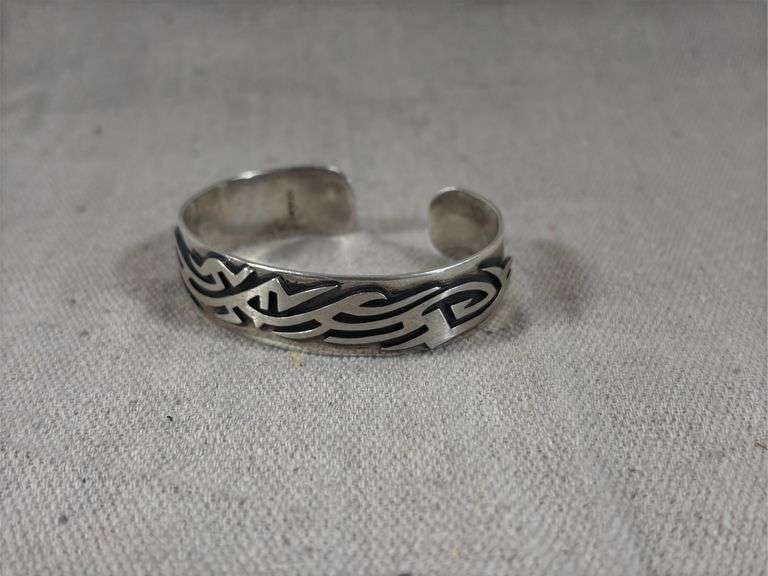 Sterling cuff with overlay design, 36 g total weight image