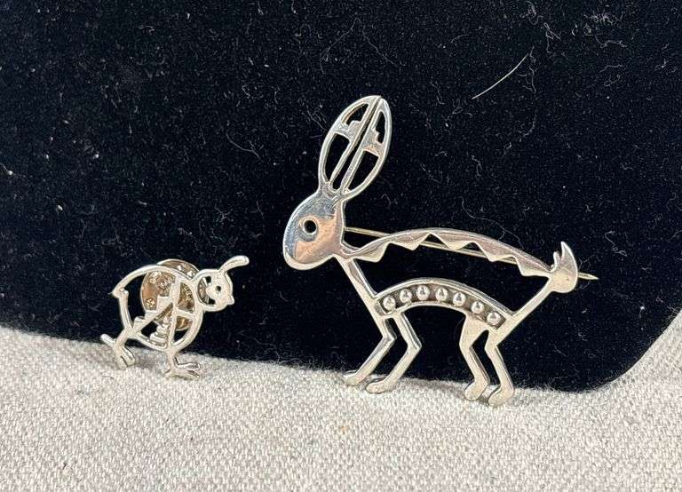 Unmarked Zuni quail pin and sterling rabbit brooch 12 g total weight image