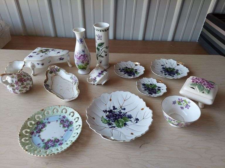 China with violets image