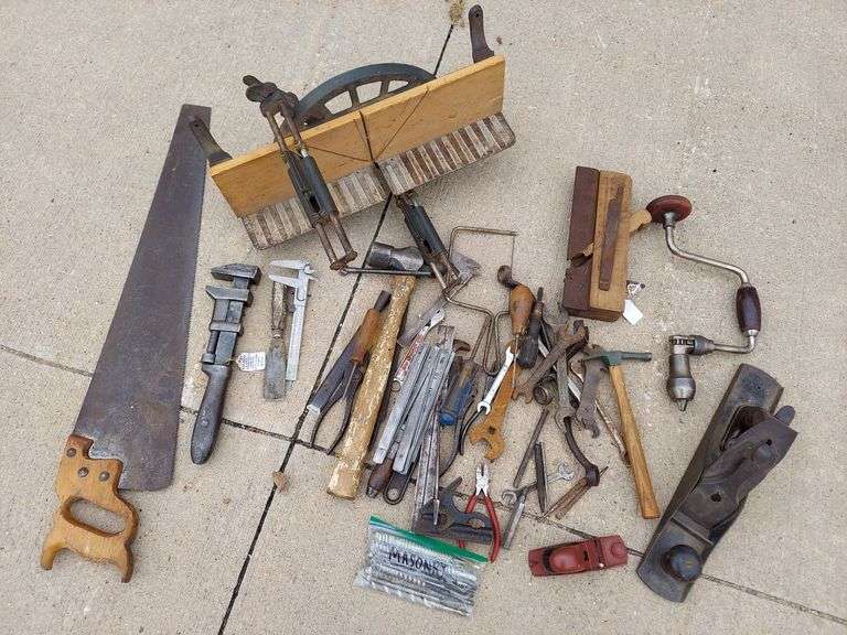 Mixed Hand Tools image