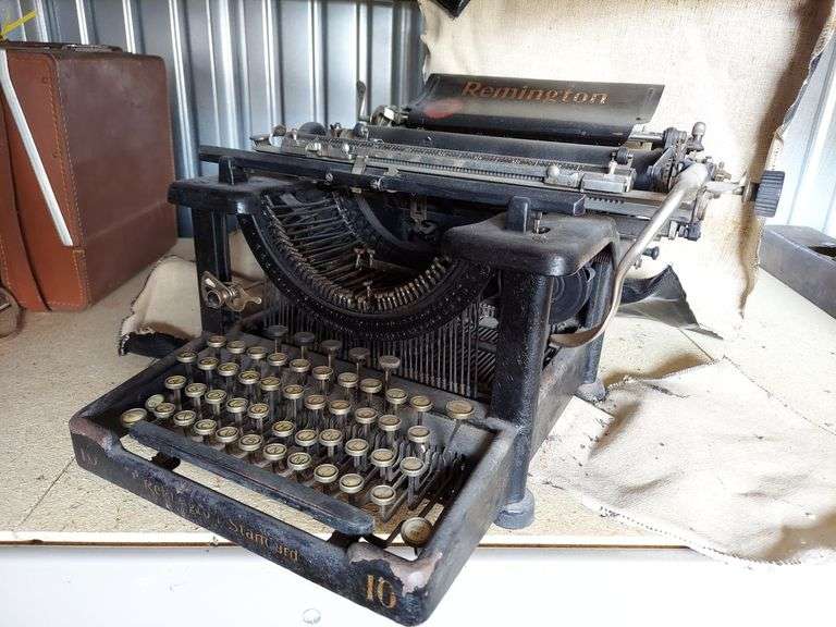 Remington Standard 10 Manual Typewriter image