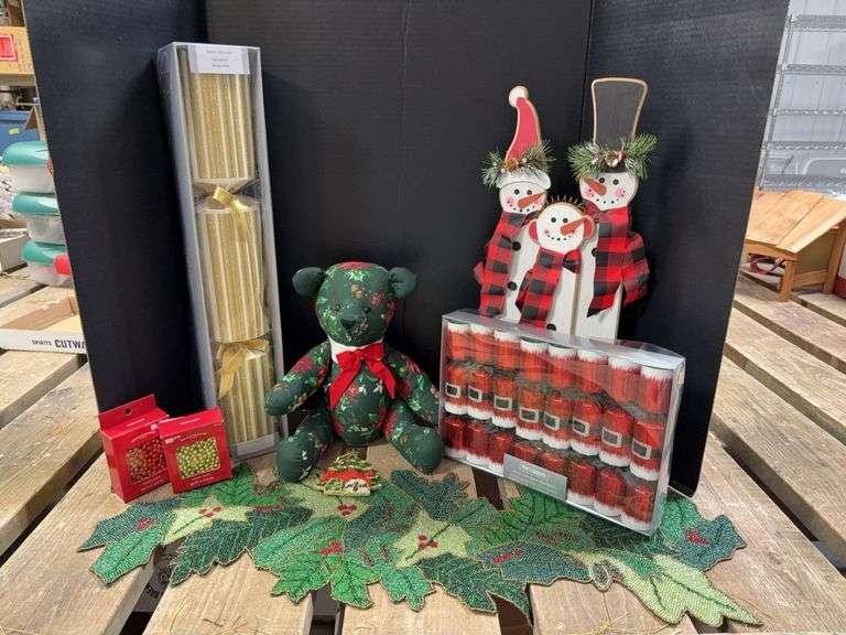 Merry Christmas snowmen, Christmas bear, Pier 1 party crackers, bead garland, beaded runner image