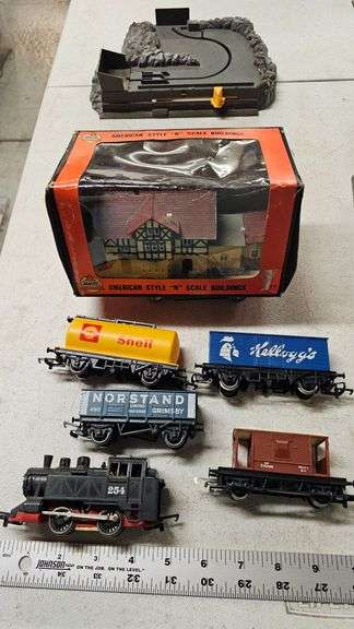 Train Sets, AHM, Lionel image