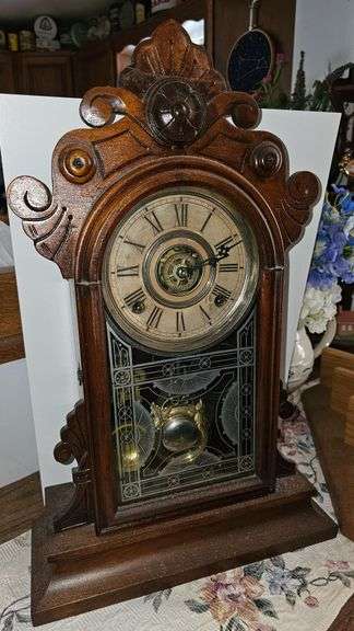 Wm. L. Gilbert Kitchen Clock PAROLE, key included, will wind but won't keep going image
