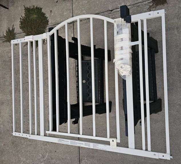 30x32" extendable gate (extends to 42"), and small dog yard fence image