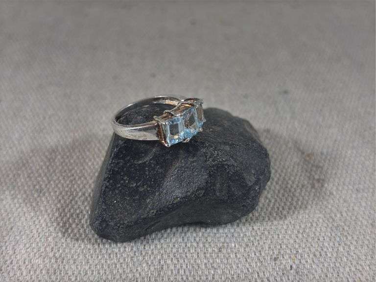 Sterling and topaz? ring size 6, 2.75 g total weight. image