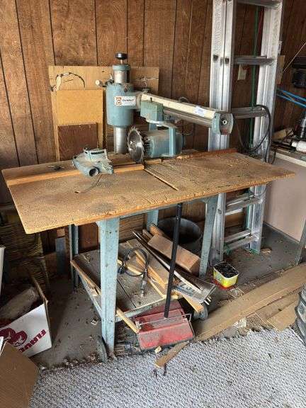B&D DeWalt home shop radial arm saw with heavy stand image