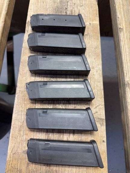 Six Glock magazines 3941 image