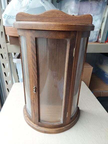 Round-front display case for Doll, 18"H x 11.5"W x 6.5"D image