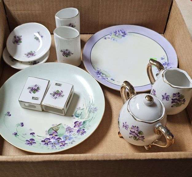 China with violets image