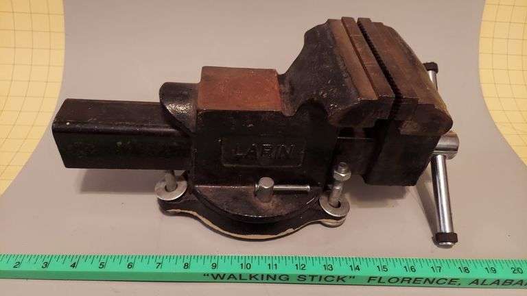 Larin Bench Vise 6" image