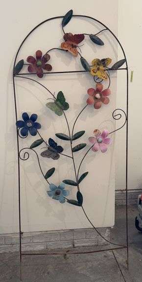 32 x 72 decorative trellis image