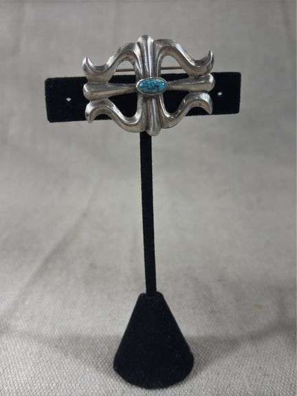 Unmarked vintage cast with turquoise brooch 9 g image