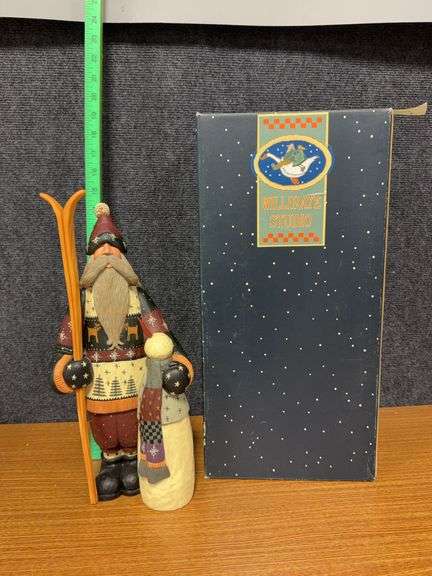 Williraye Studio figurine “Santa Holding Skis with Snowman” image